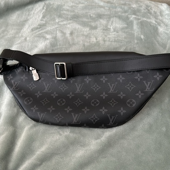 Louis Vuitton Discovery Bumbag CA2109 - Picture 5 of 10